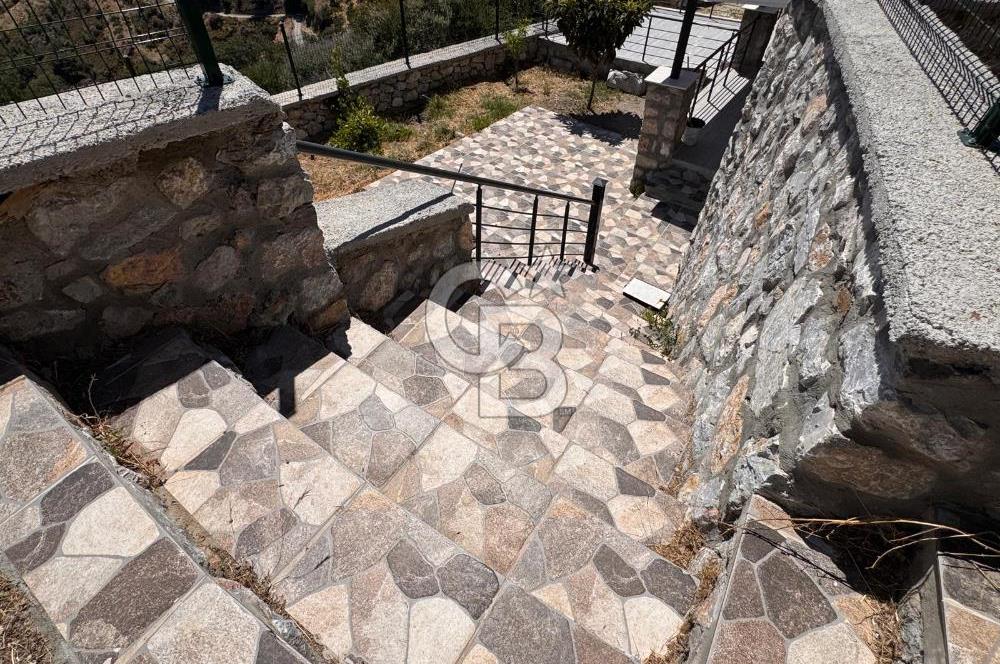 Güzelbahçe Payamlı’da Bahçe İçinde Orijinal Taş Ev