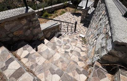 Güzelbahçe Payamlı’da Bahçe İçinde Orijinal Taş Ev