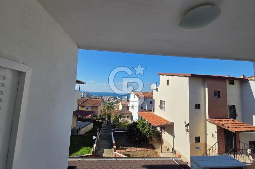 Kuşadası'nda Eşsiz Konumda Deniz Manzaralı Satılık 4+1 Villa