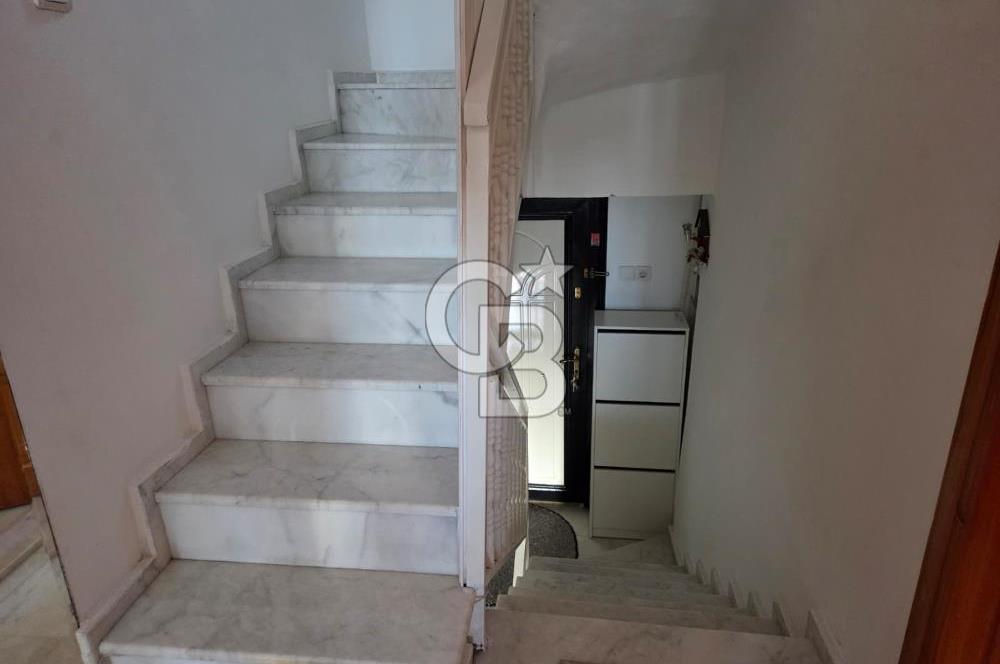 Kuşadası'nda Eşsiz Konumda Deniz Manzaralı Satılık 4+1 Villa