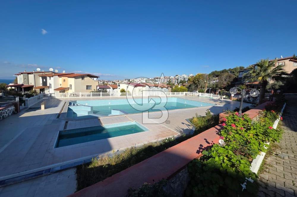 Kuşadası'nda Eşsiz Konumda Deniz Manzaralı Satılık 4+1 Villa