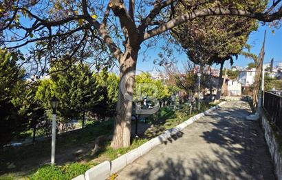 Kuşadası'nda Eşsiz Konumda Deniz Manzaralı Satılık 4+1 Villa