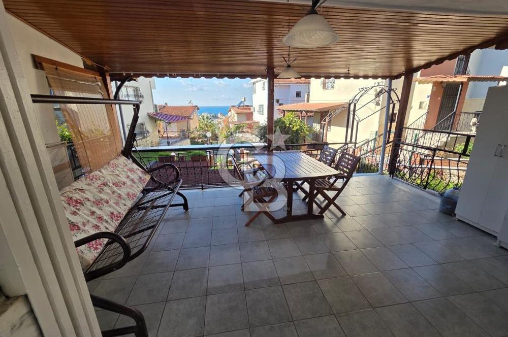 Kuşadası'nda Eşsiz Konumda Deniz Manzaralı Satılık 4+1 Villa