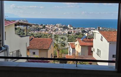 Kuşadası'nda Eşsiz Konumda Deniz Manzaralı Satılık 4+1 Villa