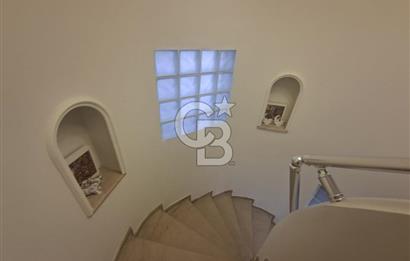 Bostanlı'da Satılık 4+1 Dubleks Daire Geniş ve Ferah!