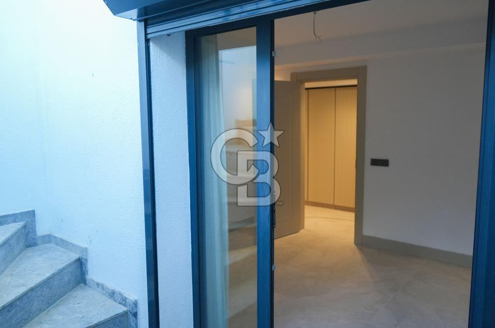 SEFERİHİSARDA LÜKS VİLLA