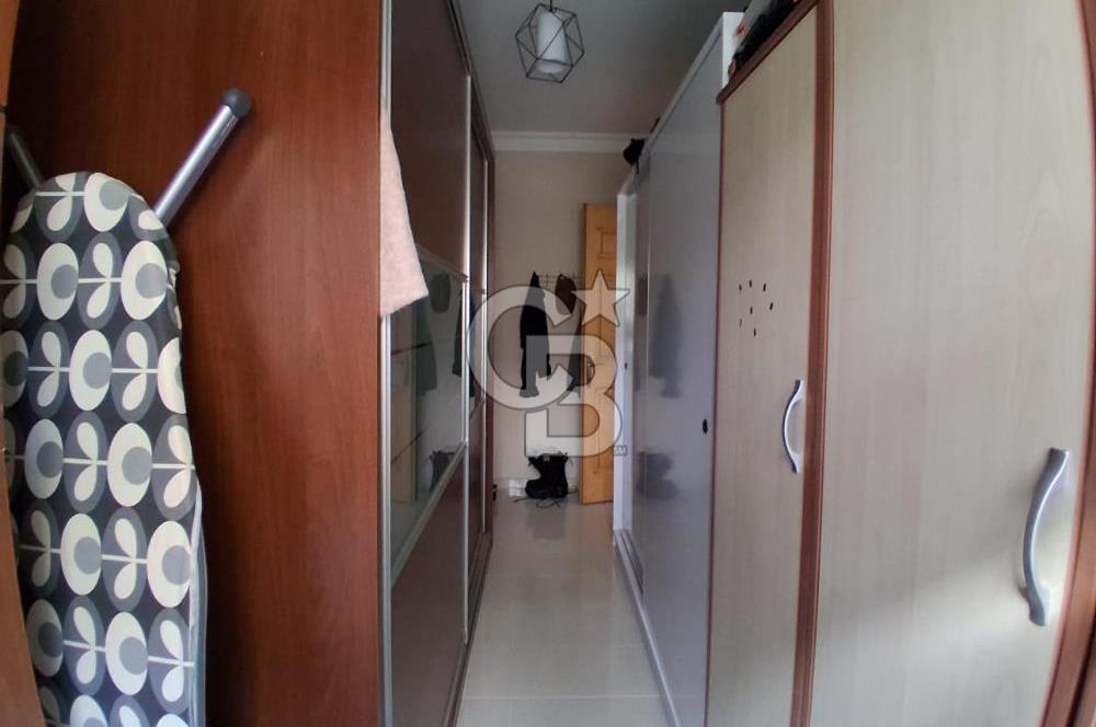 Güzelbahçe Kahramandere de Satılık Deniz Manzaralı Geniş Villa