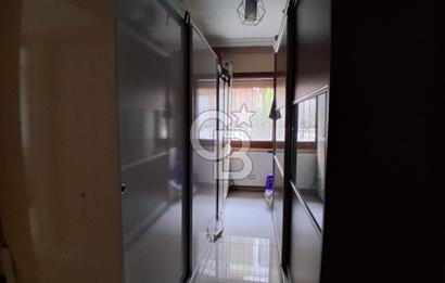 Güzelbahçe Kahramandere de Satılık Deniz Manzaralı Geniş Villa