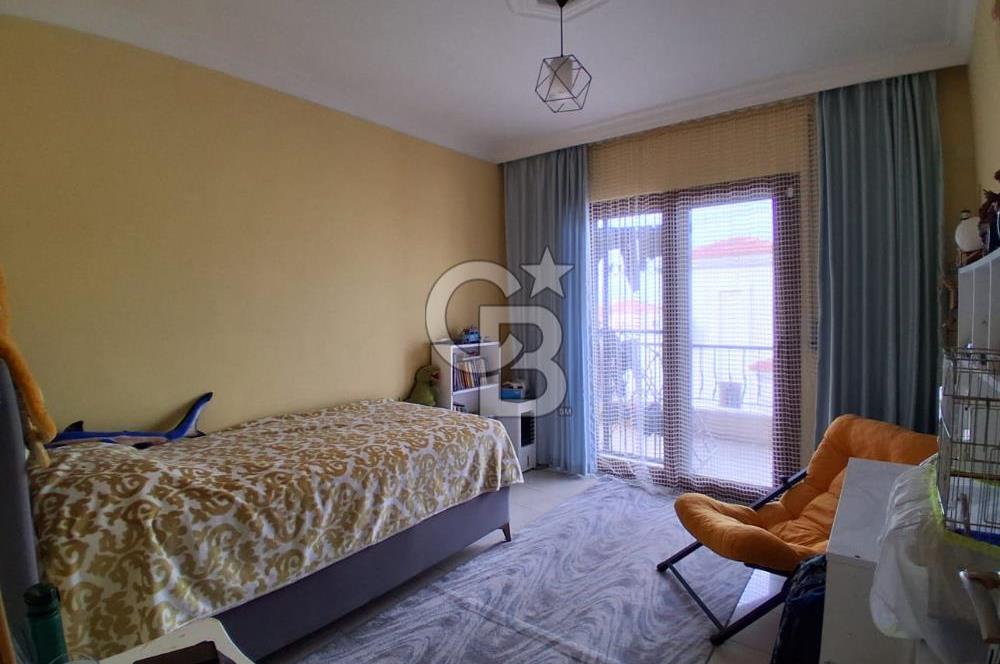 Güzelbahçe Kahramandere de Satılık Deniz Manzaralı Geniş Villa