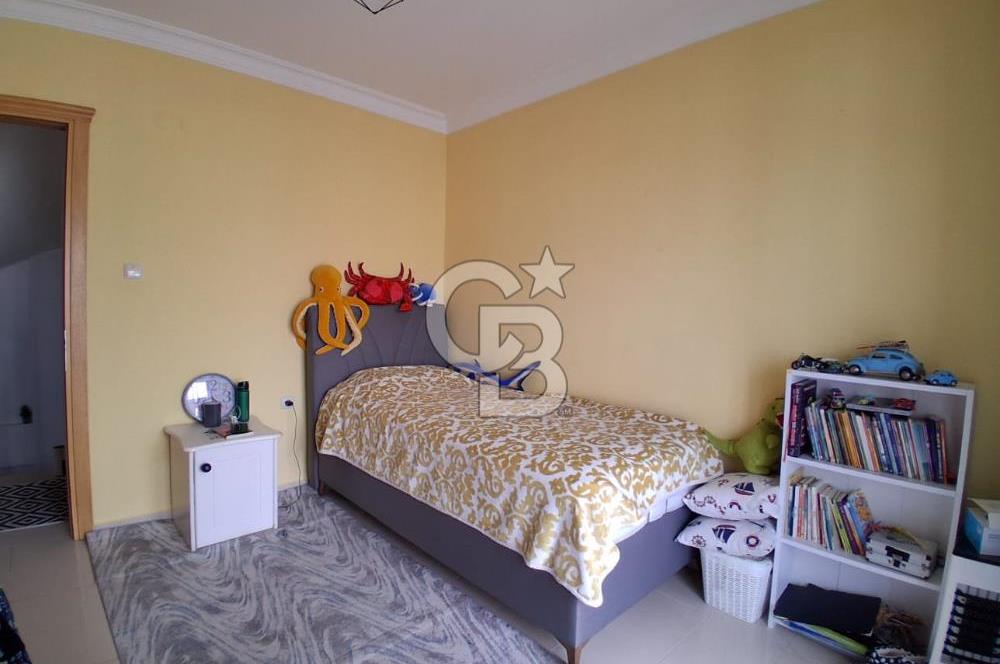 Güzelbahçe Kahramandere de Satılık Deniz Manzaralı Geniş Villa