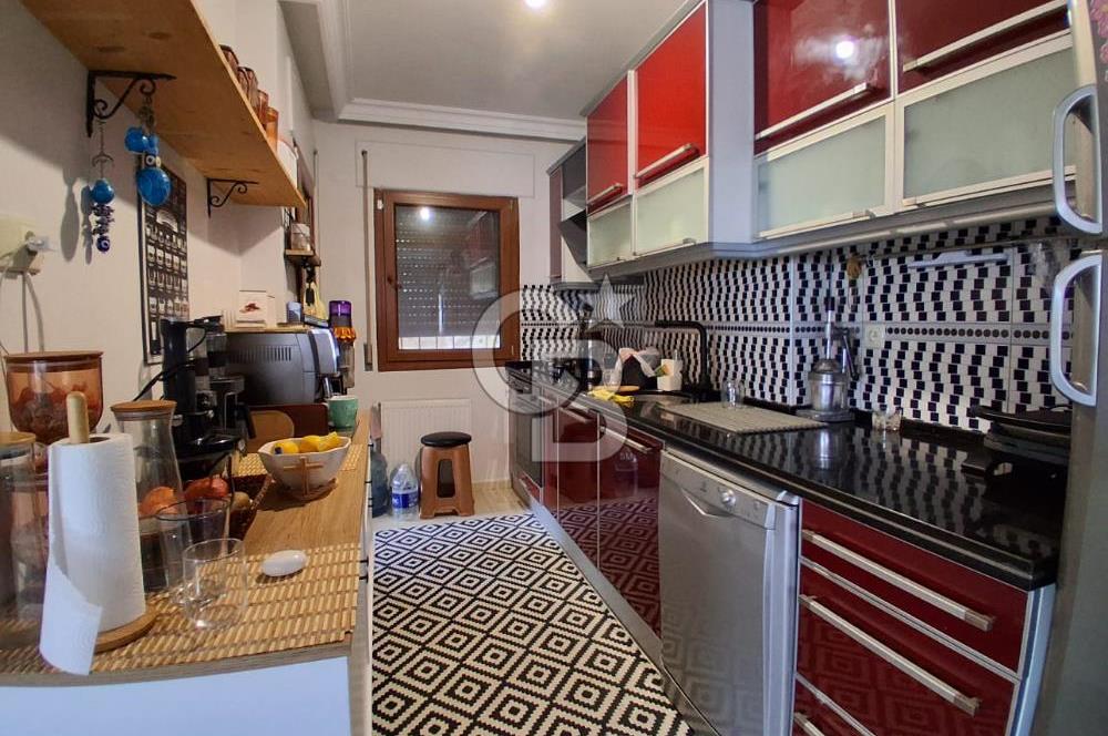 Güzelbahçe Kahramandere de Satılık Deniz Manzaralı Geniş Villa