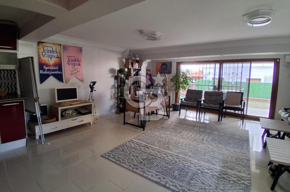 Güzelbahçe Kahramandere de Satılık Deniz Manzaralı Geniş Villa