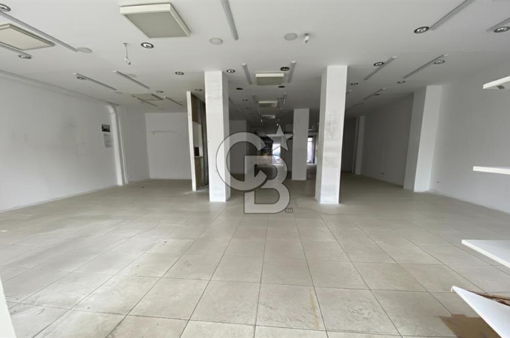 KÜÇÜKSU CADDESİNDE 220 M2 KİRALIK DÜKKAN