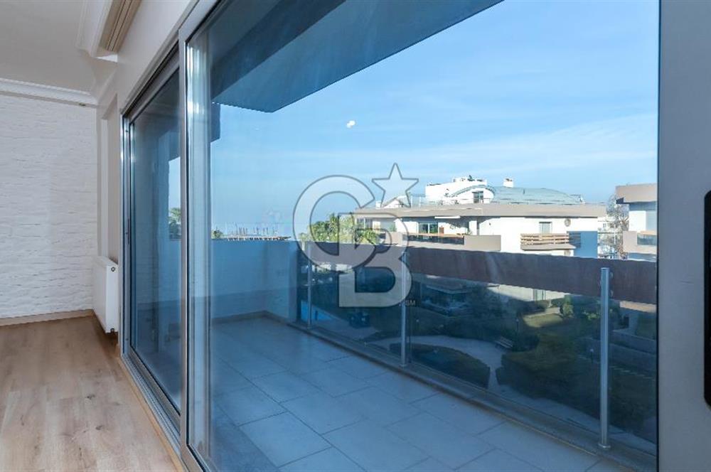 Güzelbahçe Oasis Evleri Satılık 4+1 Teraslı Dubleks Daire Boş