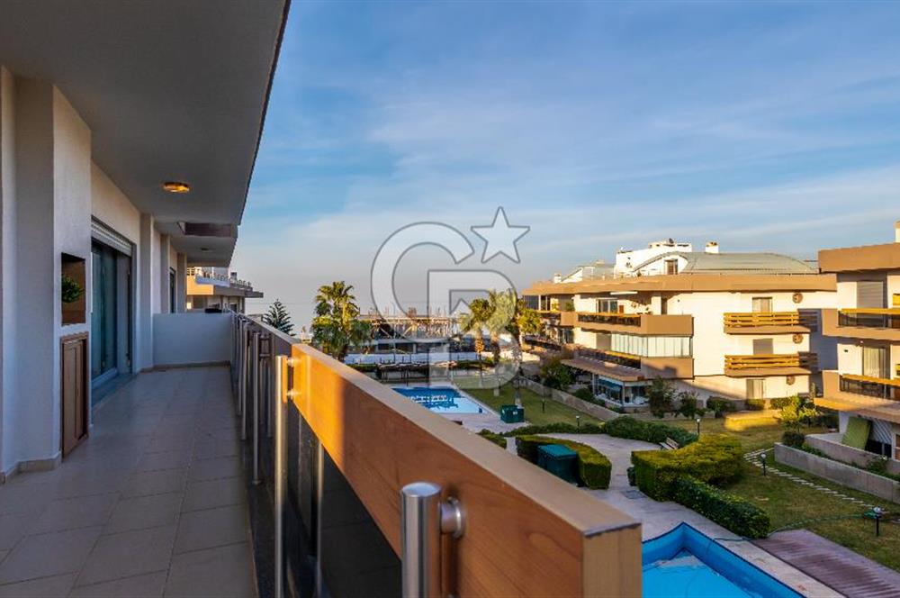 Güzelbahçe Oasis Evleri Satılık 4+1 Teraslı Dubleks Daire Boş