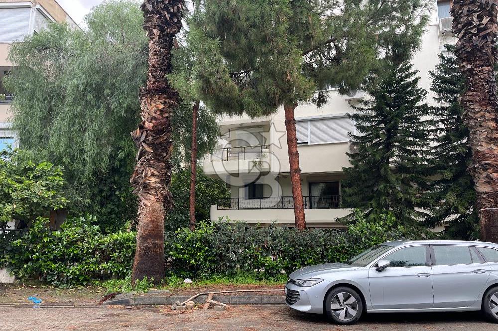 Atakent'de Merkezi Konumda Kiralık İş Yeri 4+2 Bahçe Dubleksi