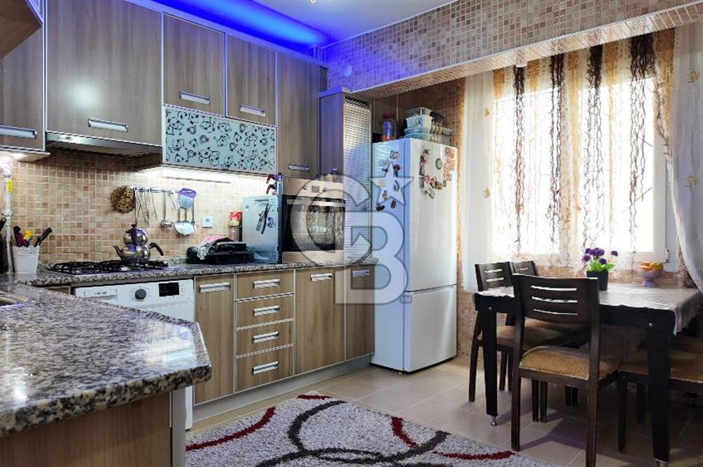 BORNOVA ALTINDAĞ’DA MERKEZİ KONUMDA SATILIK 3 KATLI BİNA