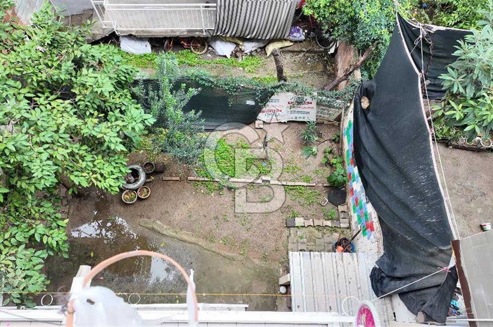 BORNOVA ALTINDAĞ’DA MERKEZİ KONUMDA SATILIK 3 KATLI BİNA