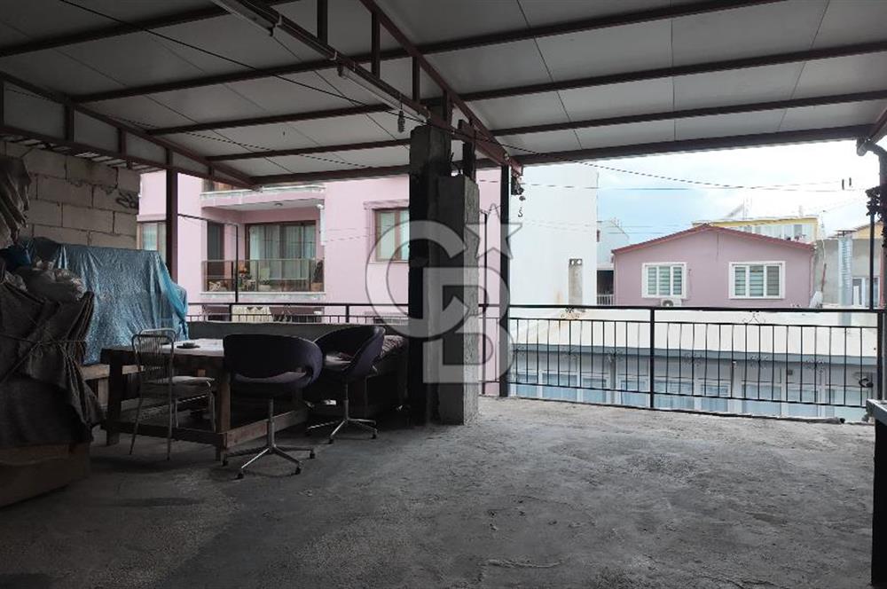 BORNOVA ALTINDAĞ’DA MERKEZİ KONUMDA SATILIK 3 KATLI BİNA