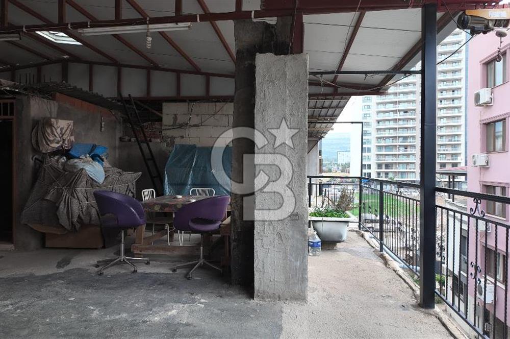 BORNOVA ALTINDAĞ’DA MERKEZİ KONUMDA SATILIK 3 KATLI BİNA