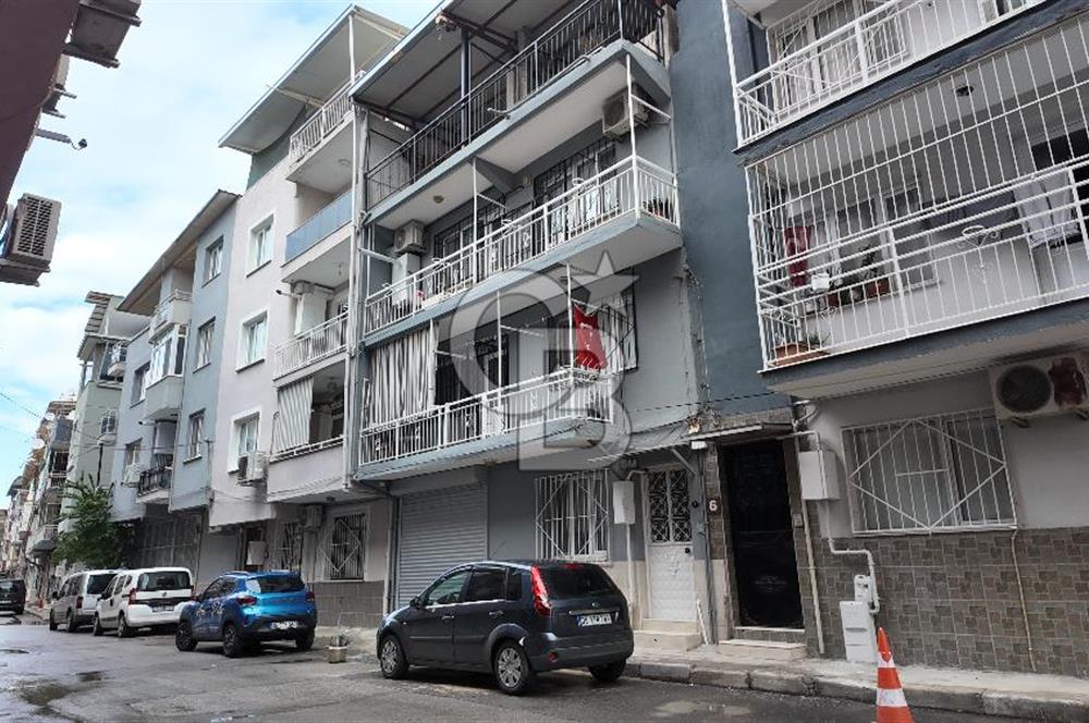 BORNOVA ALTINDAĞ’DA MERKEZİ KONUMDA SATILIK 3 KATLI BİNA