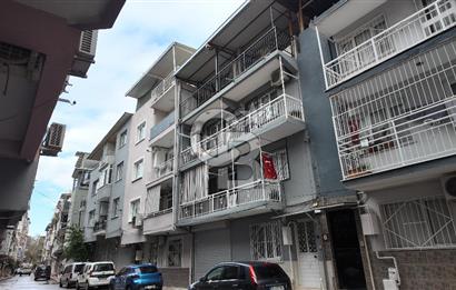 BORNOVA ALTINDAĞ’DA MERKEZİ KONUMDA SATILIK 3 KATLI BİNA