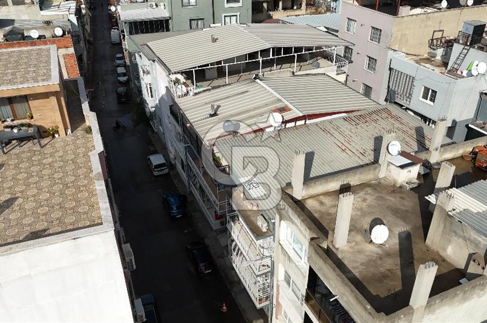 BORNOVA ALTINDAĞ’DA MERKEZİ KONUMDA SATILIK 3 KATLI BİNA