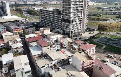 BORNOVA ALTINDAĞ’DA MERKEZİ KONUMDA SATILIK 3 KATLI BİNA