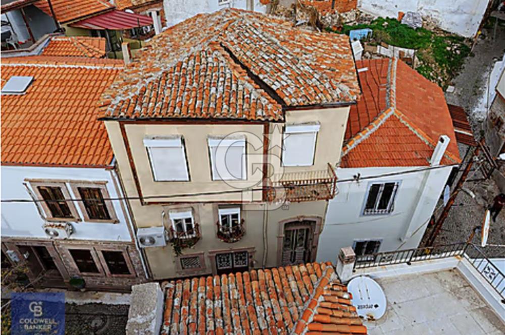 Ayvalık Fethiye 'de 280 m2 Tarihi Rum evi ve 183 m2 Arsa