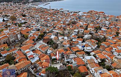 Ayvalık Fethiye 'de 280 m2 Tarihi Rum evi ve 183 m2 Arsa