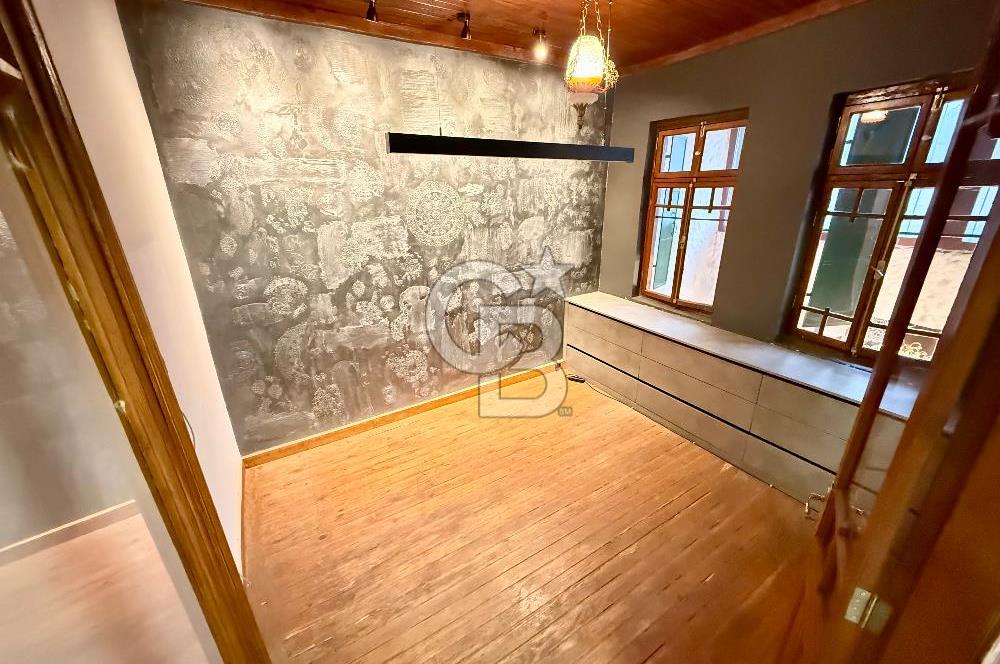 ALSANCAK ŞEHİTLER CADDESİ ÜZERİNDE – KİRALIK TARİHİ YAPI | YÜKSEK TABELA DEĞER