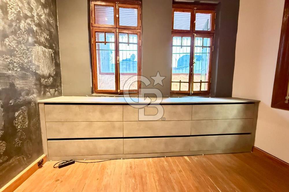 ALSANCAK ŞEHİTLER CADDESİ ÜZERİNDE – KİRALIK TARİHİ YAPI | YÜKSEK TABELA DEĞER