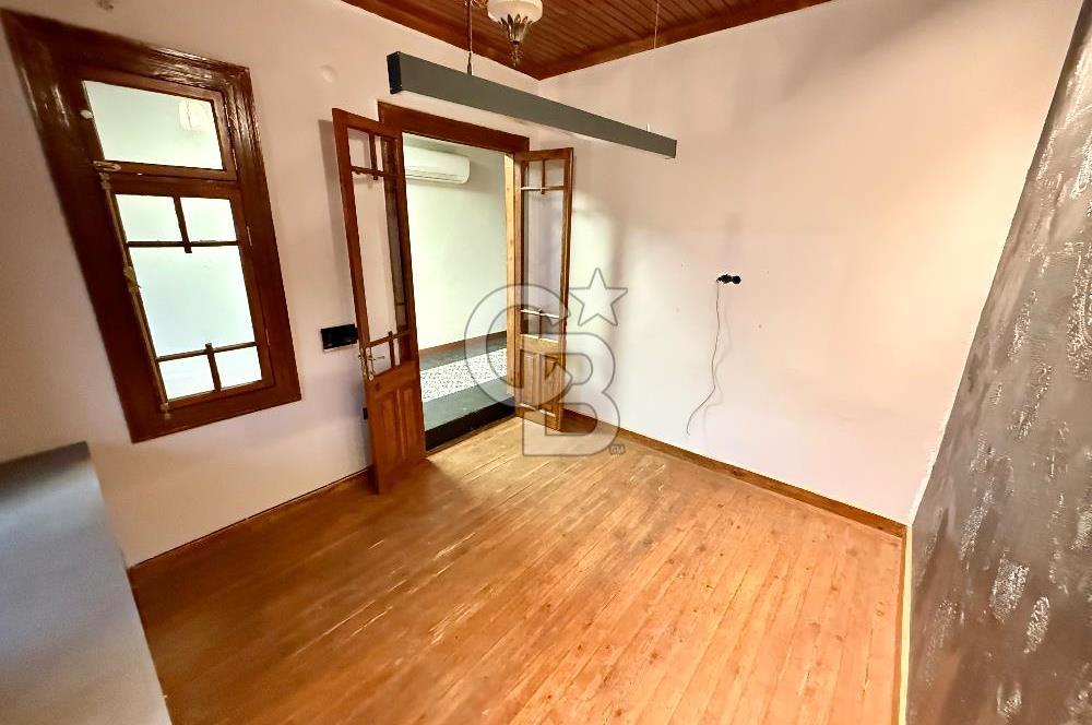 ALSANCAK ŞEHİTLER CADDESİ ÜZERİNDE – KİRALIK TARİHİ YAPI | YÜKSEK TABELA DEĞER