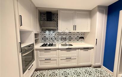 ALSANCAK ŞEHİTLER CADDESİ ÜZERİNDE – KİRALIK TARİHİ YAPI | YÜKSEK TABELA DEĞER