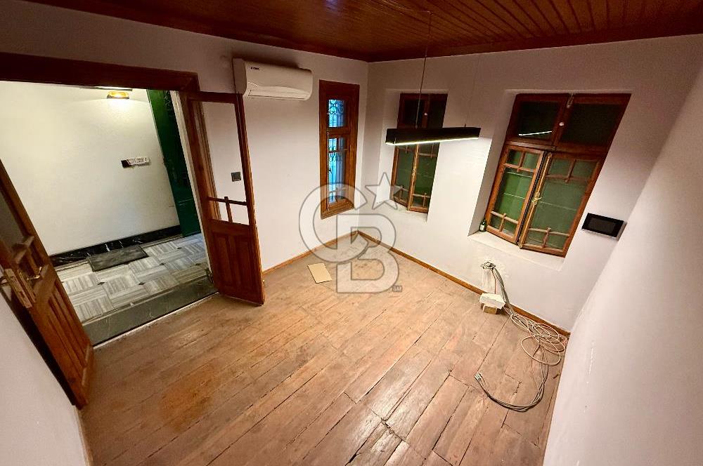 ALSANCAK ŞEHİTLER CADDESİ ÜZERİNDE – KİRALIK TARİHİ YAPI | YÜKSEK TABELA DEĞER