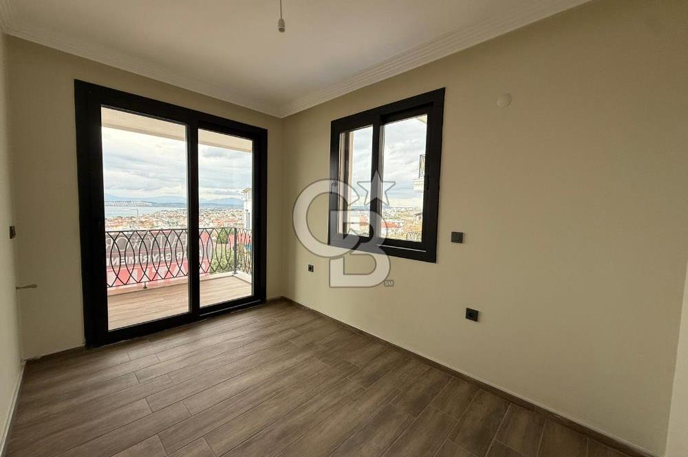 SEFERİHİSAR AKARCA'DA SIFIR DENİZ MANZARALI 2+2 VİLLA 