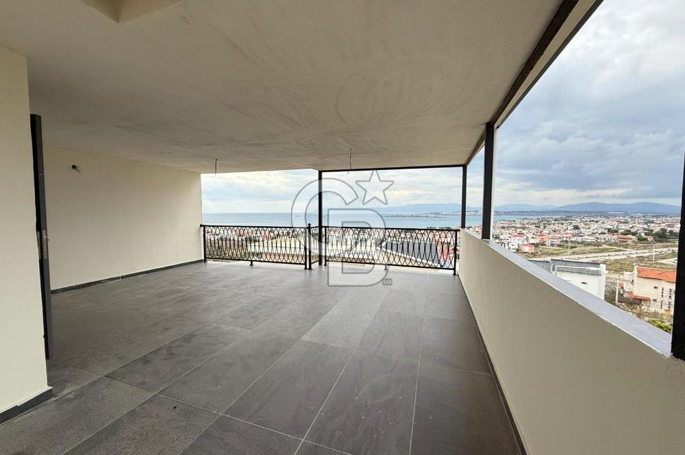 SEFERİHİSAR AKARCA'DA SIFIR DENİZ MANZARALI 2+2 VİLLA 