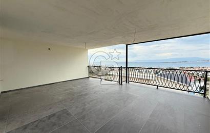 SEFERİHİSAR AKARCA'DA SIFIR DENİZ MANZARALI 2+2 VİLLA 