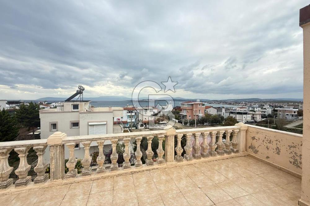 SEFERİHİSAR AKARCA'DA 5+1 DENİZ MANZARALI TERASLI VİLLA