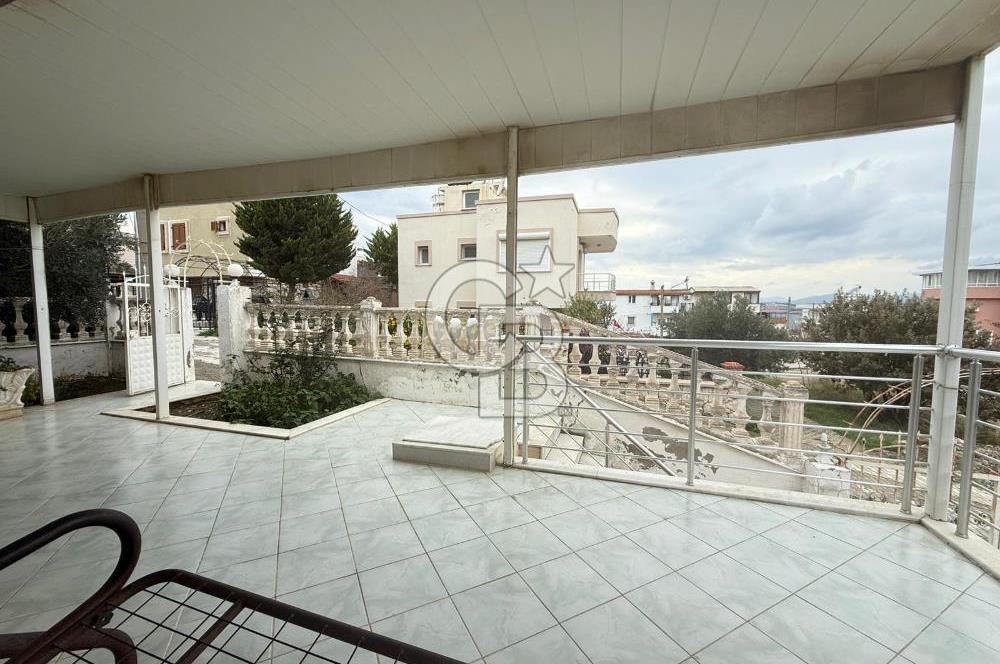 SEFERİHİSAR AKARCA'DA 5+1 DENİZ MANZARALI TERASLI VİLLA