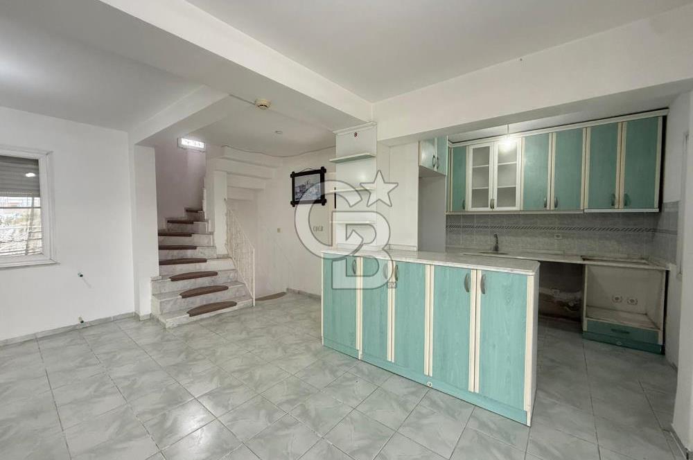 SEFERİHİSAR AKARCA'DA 5+1 DENİZ MANZARALI TERASLI VİLLA