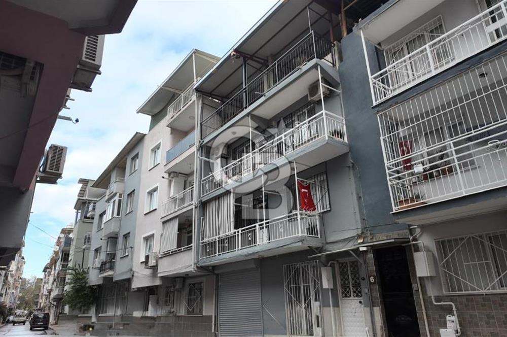 BORNOVA ALTINDAĞ’DA MERKEZİ KONUMDA SATILIK 3 KATLI BİNA