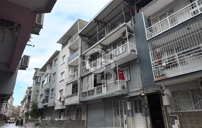 BORNOVA ALTINDAĞ’DA MERKEZİ KONUMDA SATILIK 3 KATLI BİNA