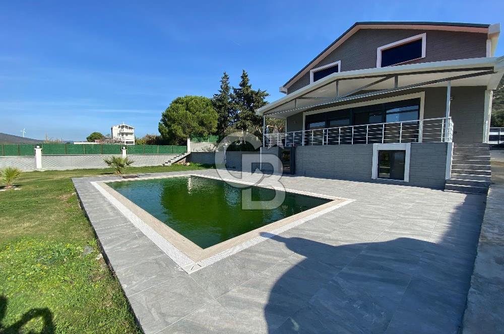 Urla Zeytineli Köyünde Denize 600m Mesafede Satılık Tarla