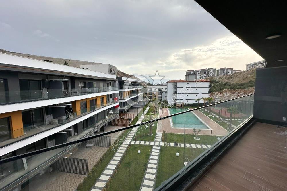 KUŞADASI DEĞİRMENDERE DE ULTRA LÜKS 1+1 DAİRE