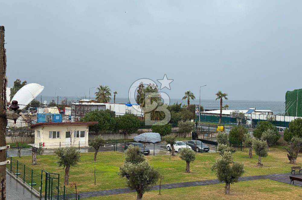 Güzelbahçe Yalı Mahallesi'nde Deniz Manzaralı Satılık Villa