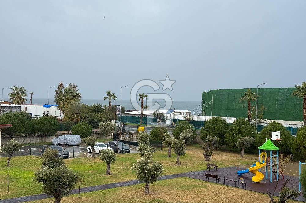 Güzelbahçe Yalı Mahallesi'nde Deniz Manzaralı Satılık Villa