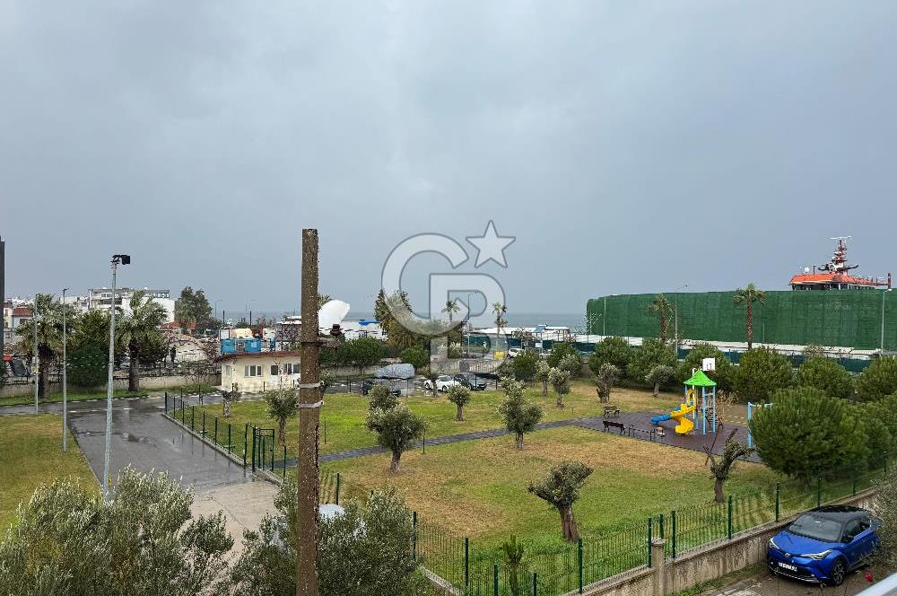 Güzelbahçe Yalı Mahallesi'nde Deniz Manzaralı Satılık Villa