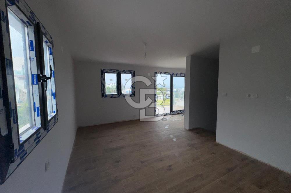 Güzelbahçe Yalı Mahallesi'nde Deniz Manzaralı Satılık Villa