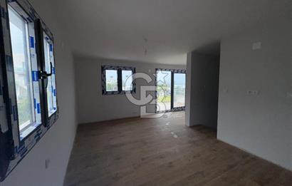 Güzelbahçe Yalı Mahallesi'nde Deniz Manzaralı Satılık Villa